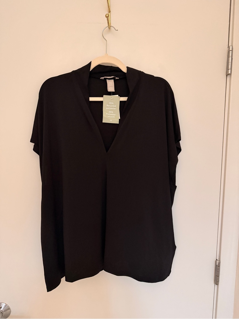 H&M - Black V-Neck Short Sleeve Top